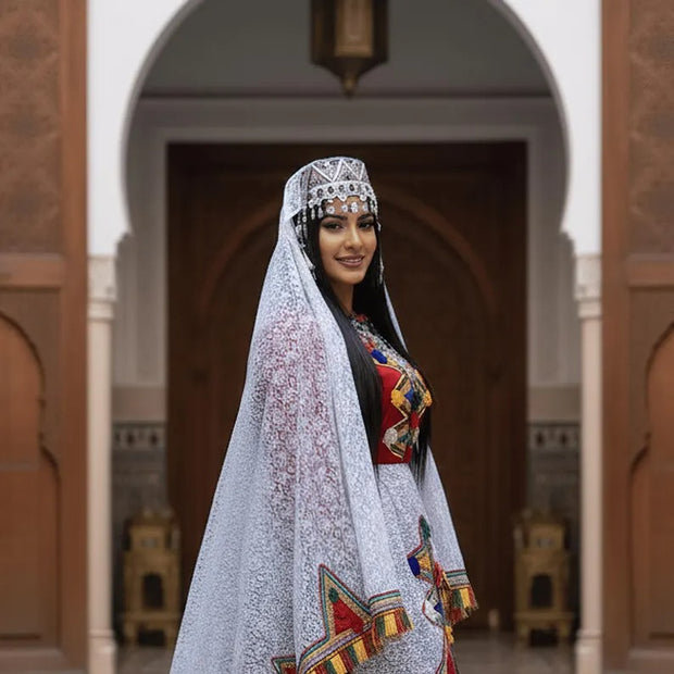 Tenue de mariage marocaine amazighe faite main – Robe caftan berbère avec couronne et accessoires